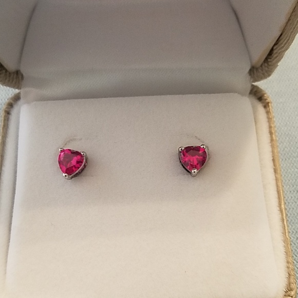 Earrings. - Picture 3 of 3